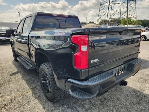 Used 2021 Chevrolet Silverado 1500 LT Trail Boss w/ Convenience Package II AWD/4WD image 4