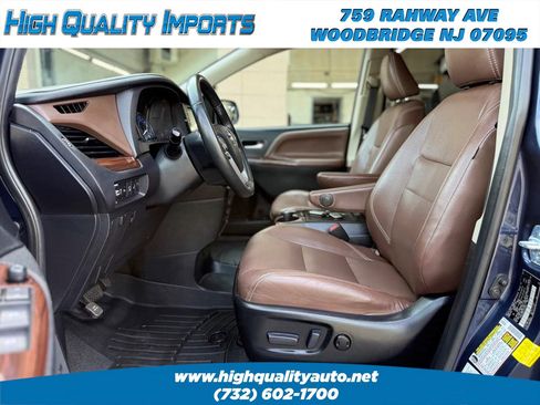 Used 2020 Toyota Sienna Limited Premium AWD/4WD image 12
