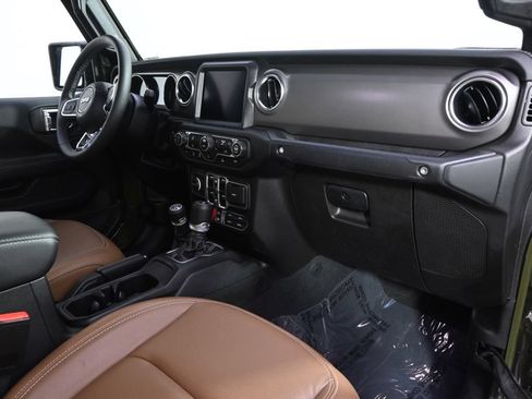 Used 2023 Jeep Gladiator Rubicon w/ LED Lighting Group AWD/4WD image 15