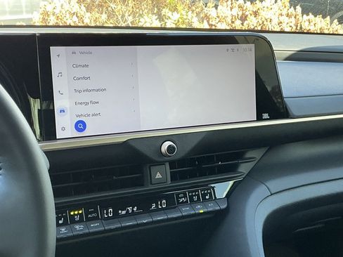 Used 2023 Toyota Crown XLE image 19