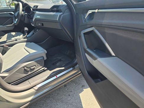 New 2025 Audi Q3 2.0T Premium image 10