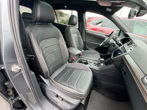 Used 2022 Volkswagen Tiguan SEL R-Line AWD/4WD image 28