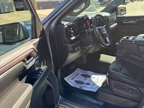 Used 2024 GMC Sierra 1500 SLT image 12