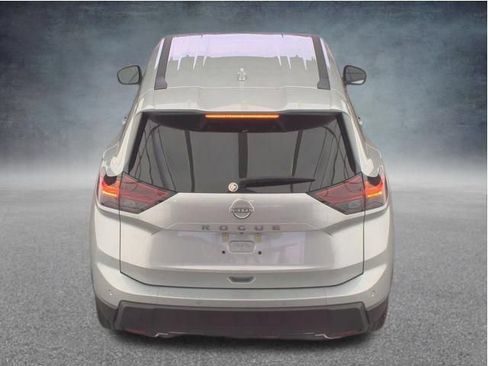 Used 2025 Nissan Rogue SV FWD image 5