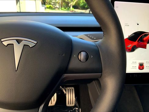 Used 2022 Tesla Model 3 Performance image 23