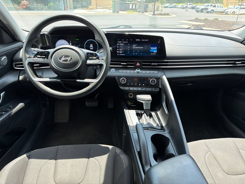 Used 2024 Hyundai Elantra SEL FWD image 22