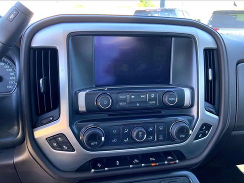 Used 2018 GMC Sierra 1500 SLT AWD/4WD image 31