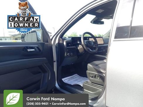 Used 2025 Chevrolet Suburban Z71 AWD/4WD image 9