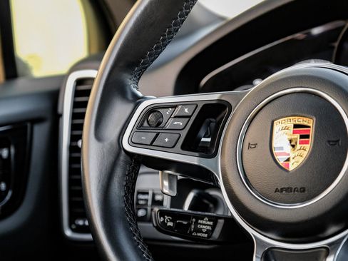 Used 2020 Porsche Cayenne image 16