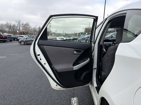 Used 2013 Toyota Prius Two image 24