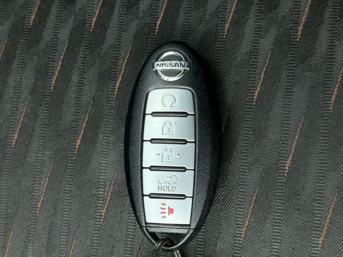 Used 2017 Nissan Rogue SV w/ SV Premium Package image 35