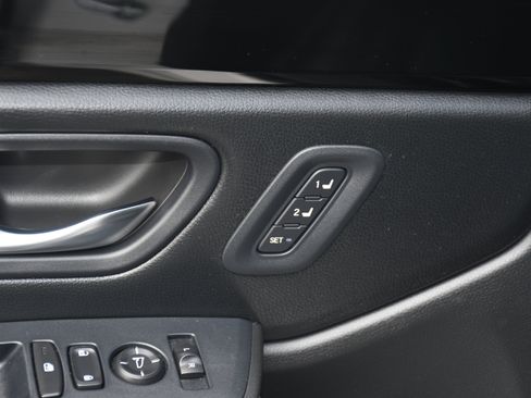 Used 2023 Honda Pilot Touring image 12