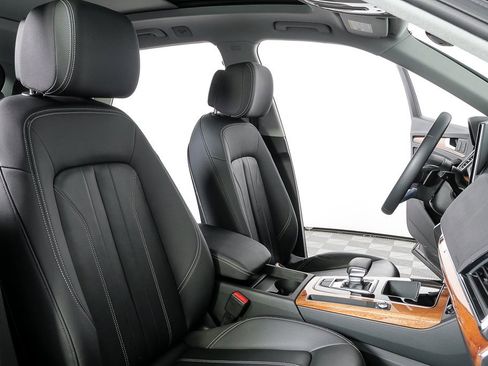 Used 2023 Audi Q5 2.0T Premium w/ Convenience Package image 21