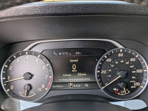 Certified 2024 Nissan Frontier SL w/ Technology Package image 18