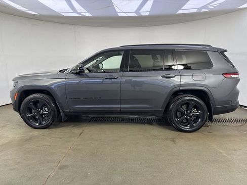 Used 2022 Jeep Grand Cherokee L Laredo AWD/4WD image 31