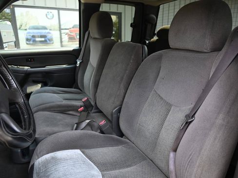 Used 2006 Chevrolet Silverado 2500 LT w/ Skid Plate Package AWD/4WD image 18