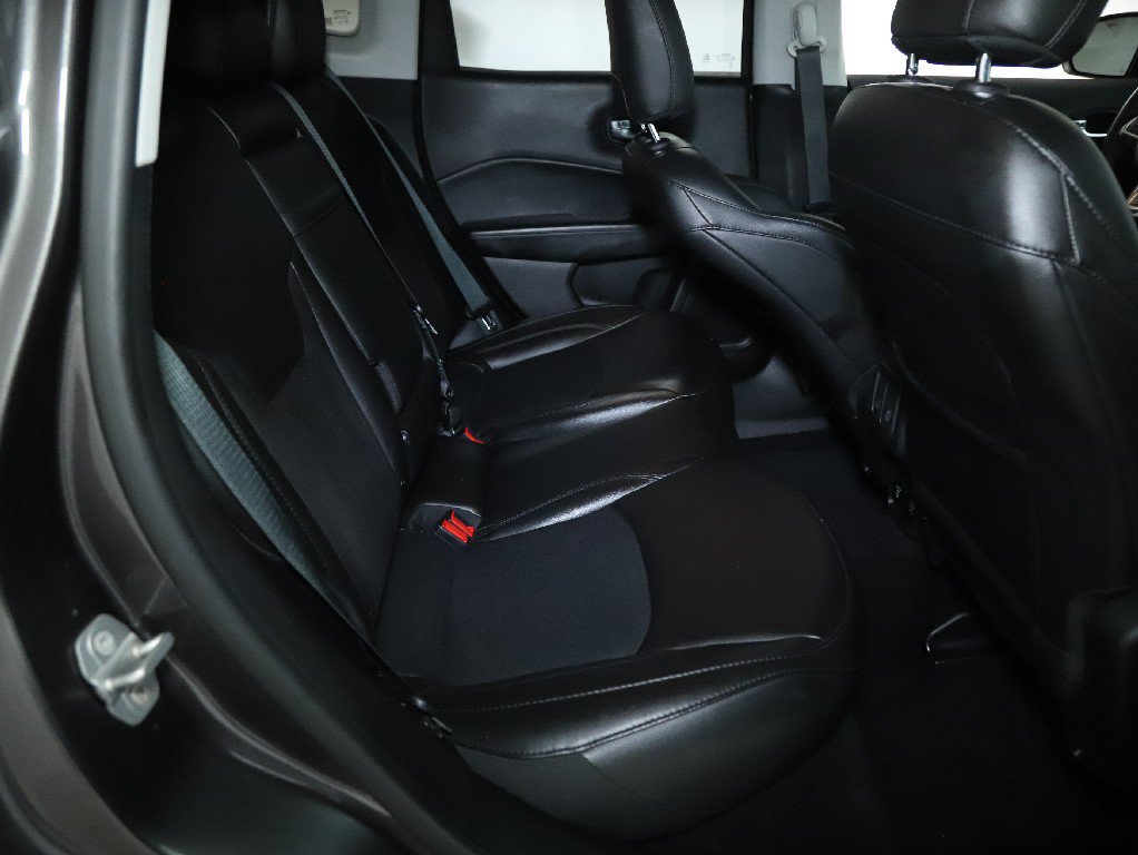 Used 2019 Jeep Compass Latitude AWD/4WD image 32