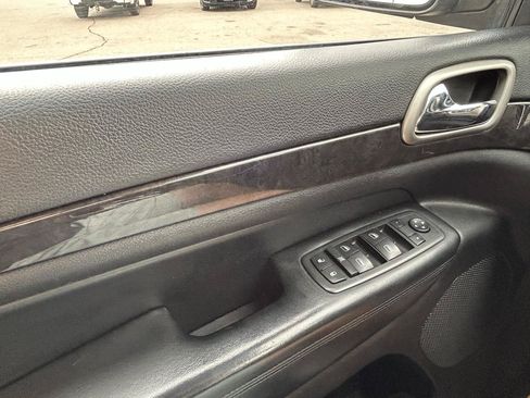 Used 2011 Jeep Grand Cherokee Laredo AWD/4WD image 25