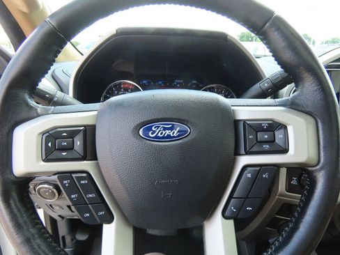 Used 2022 Ford F250 Lariat w/ Lariat Ultimate Package AWD/4WD image 28