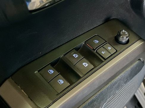 Used 2021 Toyota Tacoma TRD Off-Road image 19