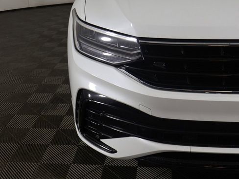 Used 2024 Volkswagen Tiguan SE R-Line image 13