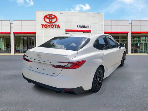 Used 2026 Toyota Camry SE FWD image 3