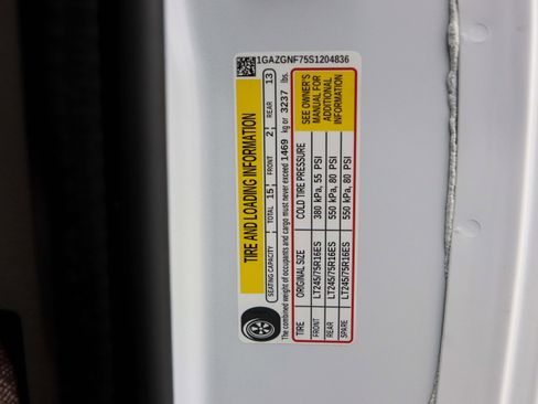 Used 2025 Chevrolet Express 3500 LS RWD image 30