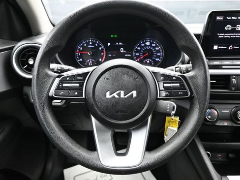 Used 2023 Kia Forte LXS w/ LXS Technology Package FWD image 14