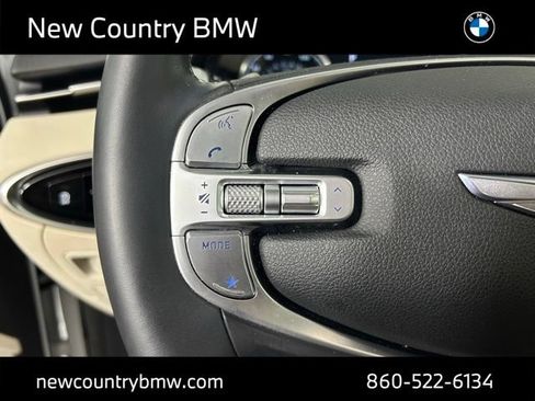 Used 2025 Genesis GV70 2.5T w/ Select Package AWD/4WD image 16