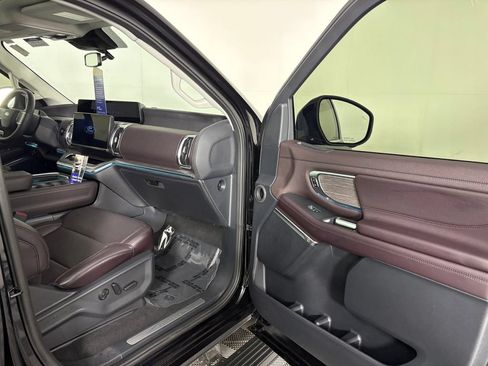 Used 2026 Ford Expedition Max Platinum w/ Platinum Ultimate Package AWD/4WD image 40