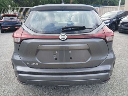 Used 2021 Nissan Kicks S FWD image 6