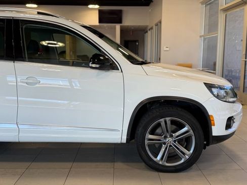 Used 2017 Volkswagen Tiguan Sport AWD/4WD image 16