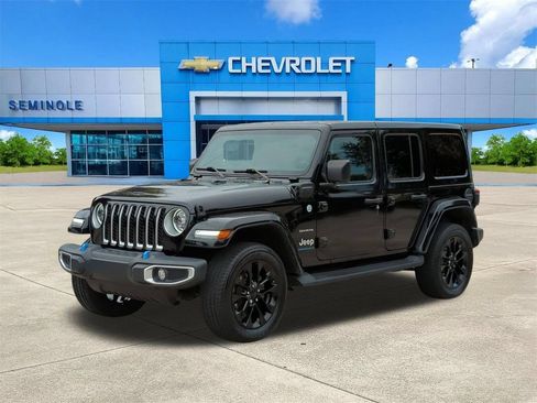 Used 2023 Jeep Wrangler Unlimited Sahara w/ Cold Weather Group AWD/4WD image 2
