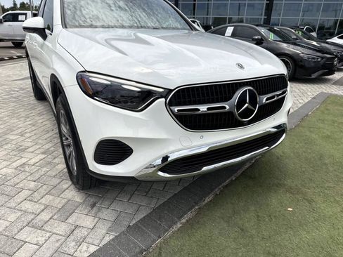 Used 2025 Mercedes-Benz GLC 300 4MATIC image 8