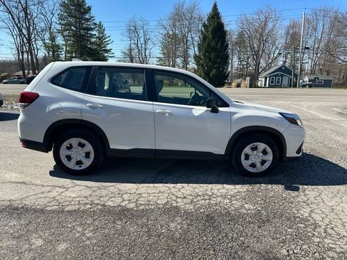Used 2023 Subaru Forester AWD/4WD image 5