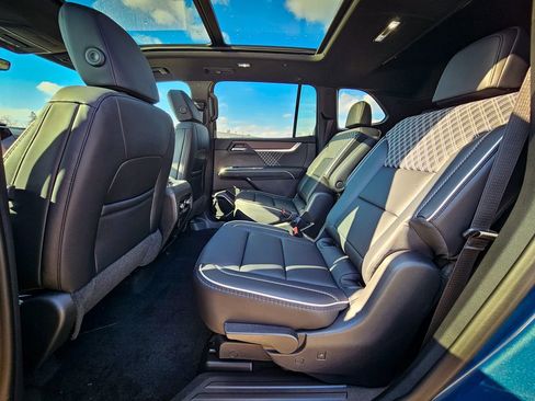 New 2026 GMC Acadia Denali w/ Super Cruise Package AWD/4WD image 35