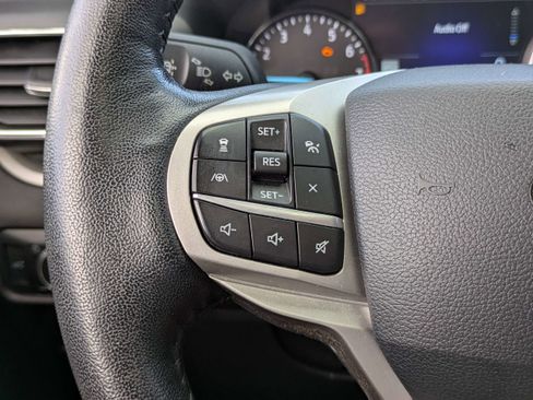 Used 2022 Ford Explorer XLT w/ Equipment Group 202A image 28