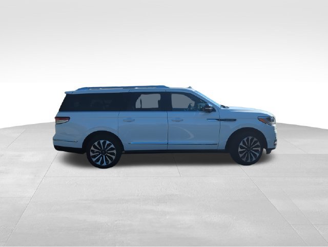 Used 2023 Lincoln Navigator L Reserve AWD/4WD image 14