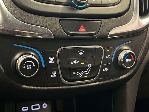 Used 2020 Chevrolet Equinox LT w/ LPO, Floor Liner Package AWD/4WD image 29