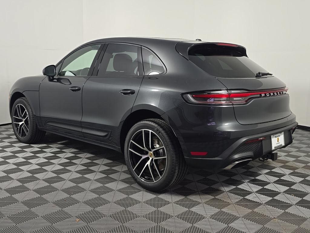 Certified 2026 Porsche Macan AWD/4WD image 3