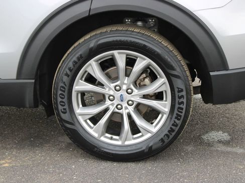 Used 2023 Ford Explorer Limited image 21