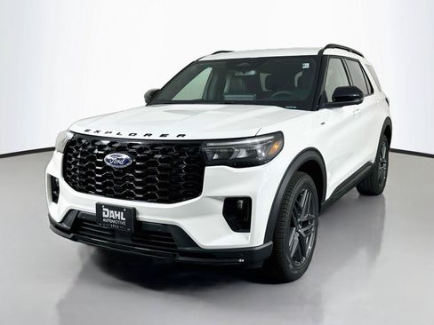 New 2026 Ford Explorer ST-Line w/ ST-Line Street Pack AWD/4WD image 4