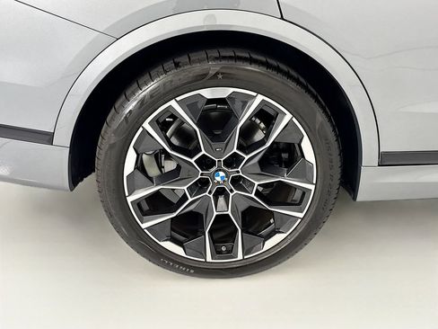 Used 2026 BMW X7 xDrive40i w/ M Sport Package AWD/4WD image 32