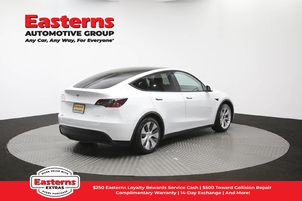 Used 2021 Tesla Model Y Long Range AWD/4WD image 40