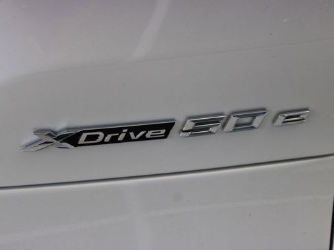 New 2026 BMW X5 xDrive50e image 22
