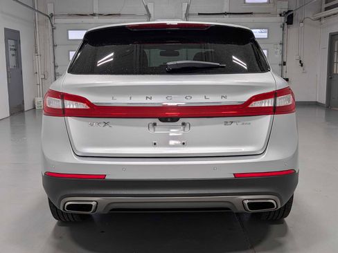 Used 2017 Lincoln MKX Reserve AWD/4WD image 9