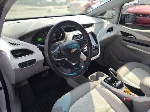 Used 2017 Chevrolet Bolt Premier w/ Driver Confidence II Package FWD image 11