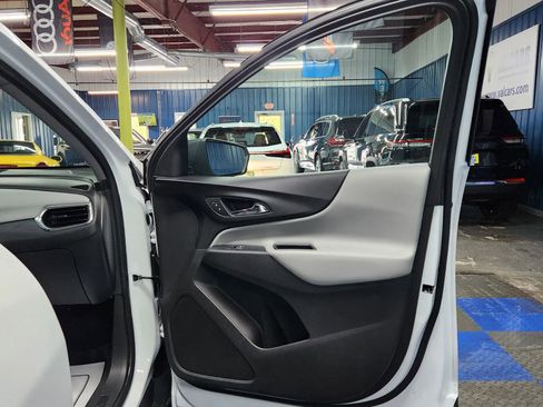 Used 2019 Chevrolet Equinox LS image 13
