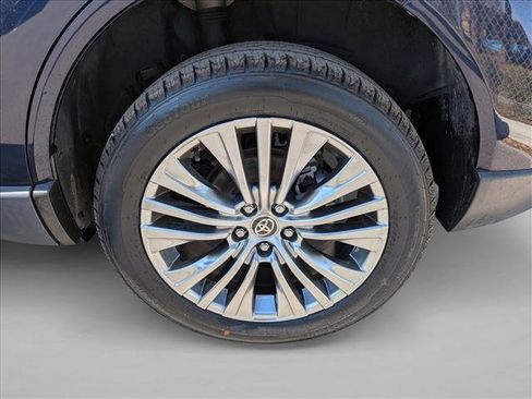 Used 2021 Toyota Venza Limited w/ Advanced Technology Package image 25