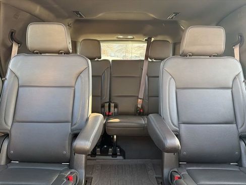 Used 2021 GMC Yukon Denali w/ Denali Premium Package image 40